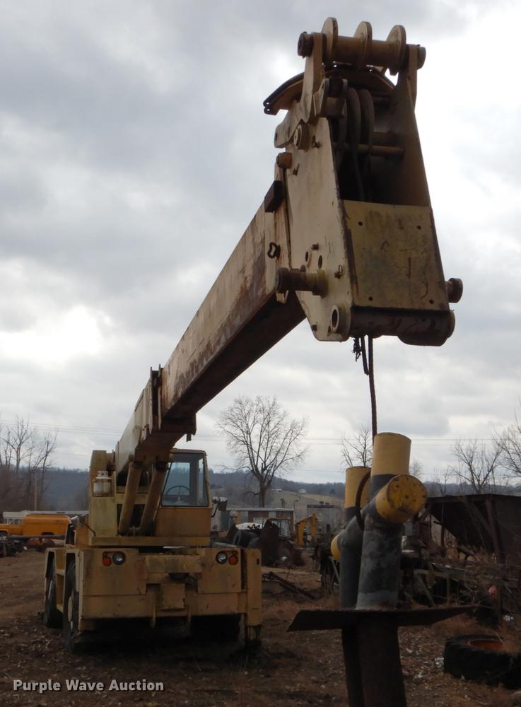 image for item DE6067 Drott 1800CC crane