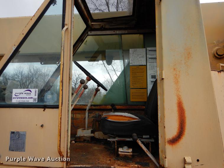 image for item DE6067 Drott 1800CC crane