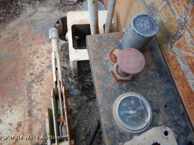 image for item DE6067 Drott 1800CC crane