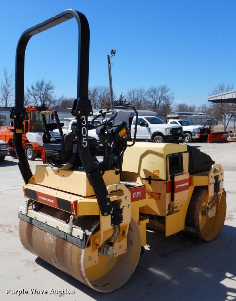 image for item DE6074 2010 Dynapac CC142 double drum vibratory roller