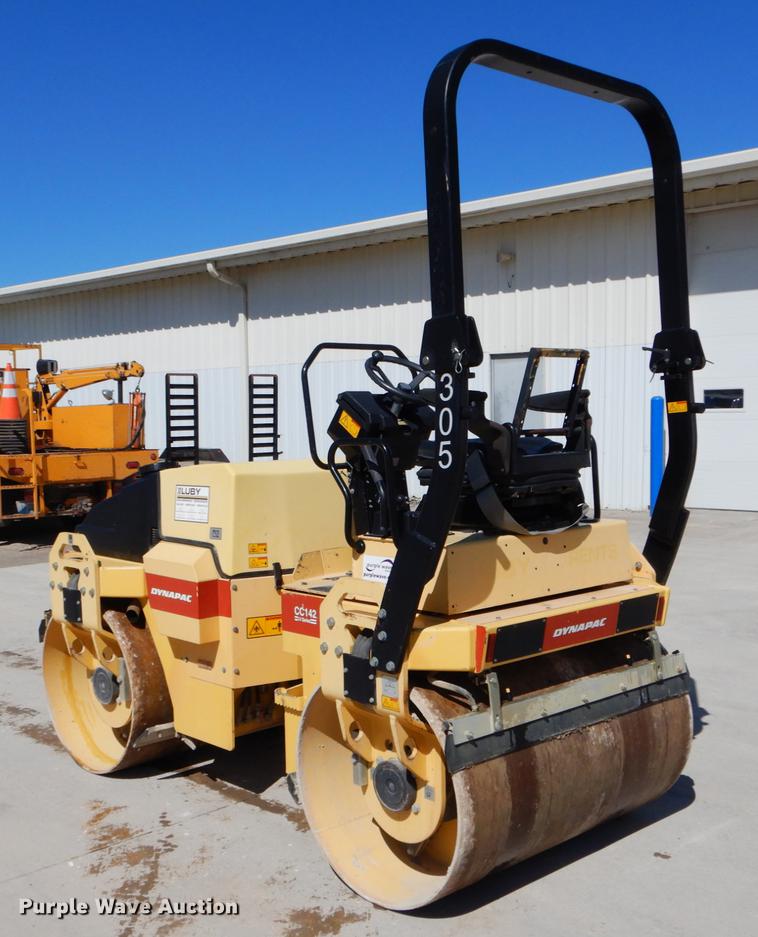 image for item DE6074 2010 Dynapac CC142 double drum vibratory roller