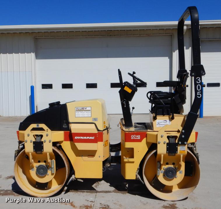 image for item DE6074 2010 Dynapac CC142 double drum vibratory roller