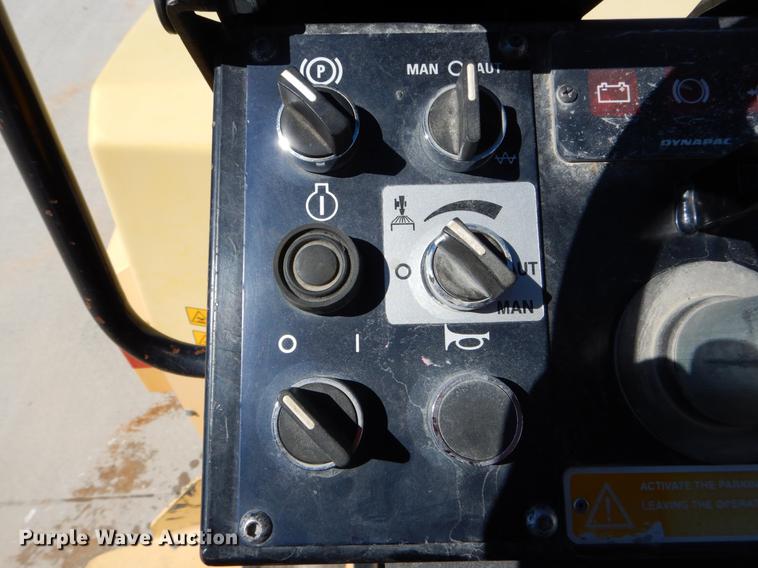 image for item DE6074 2010 Dynapac CC142 double drum vibratory roller