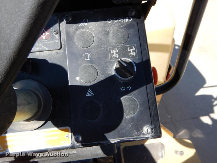 image for item DE6074 2010 Dynapac CC142 double drum vibratory roller