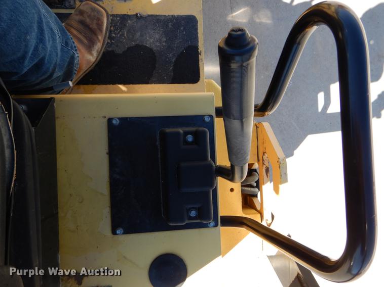 image for item DE6074 2010 Dynapac CC142 double drum vibratory roller