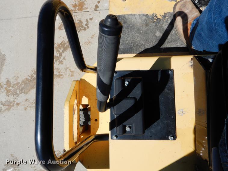 image for item DE6074 2010 Dynapac CC142 double drum vibratory roller