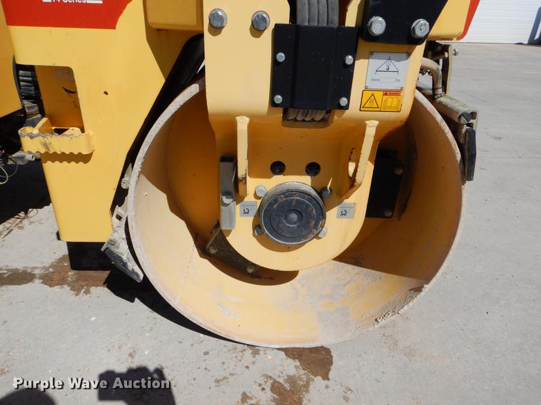 image for item DE6074 2010 Dynapac CC142 double drum vibratory roller