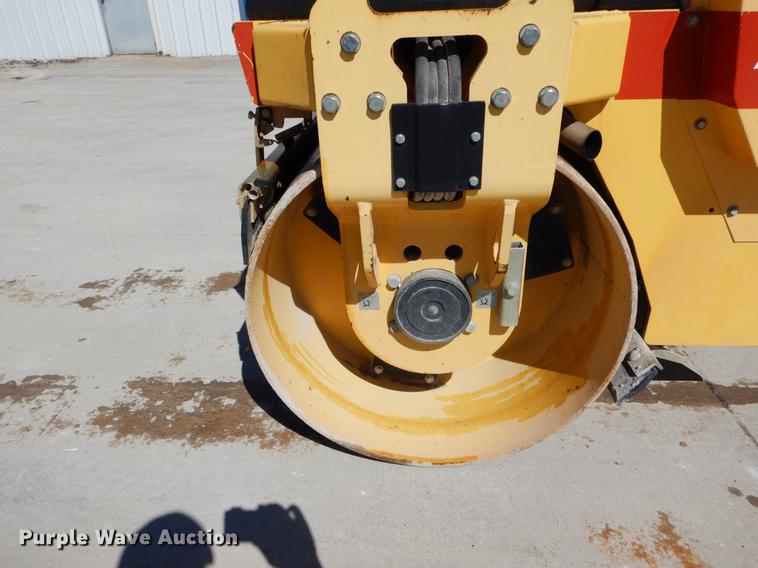 image for item DE6074 2010 Dynapac CC142 double drum vibratory roller