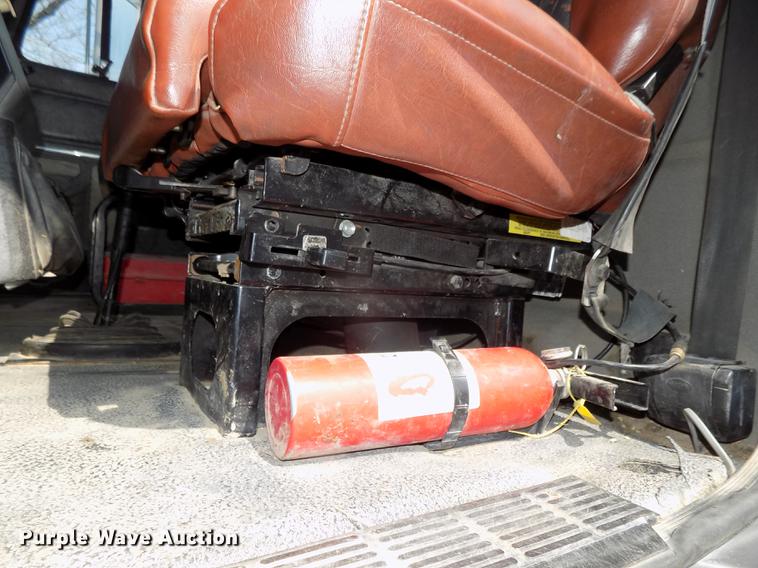 image for item DE7649 1999 Mack CH613 semi truck