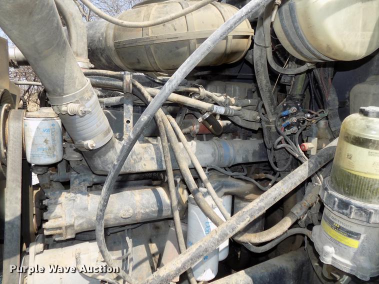 image for item DE7649 1999 Mack CH613 semi truck