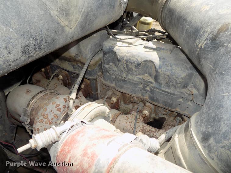 image for item DE7649 1999 Mack CH613 semi truck