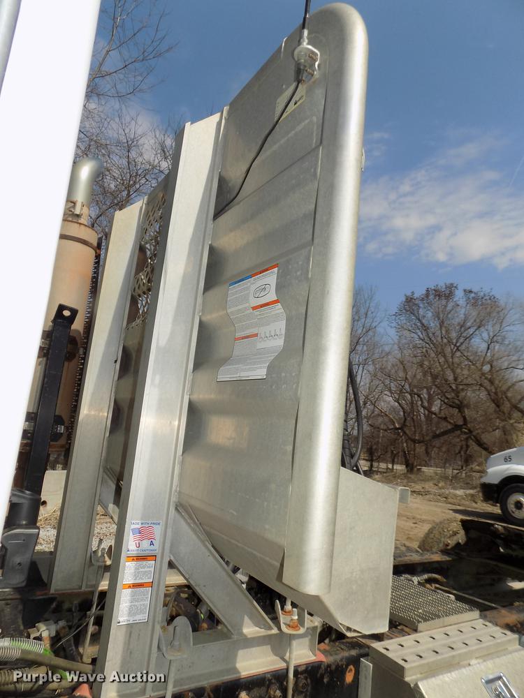 image for item DE7649 1999 Mack CH613 semi truck