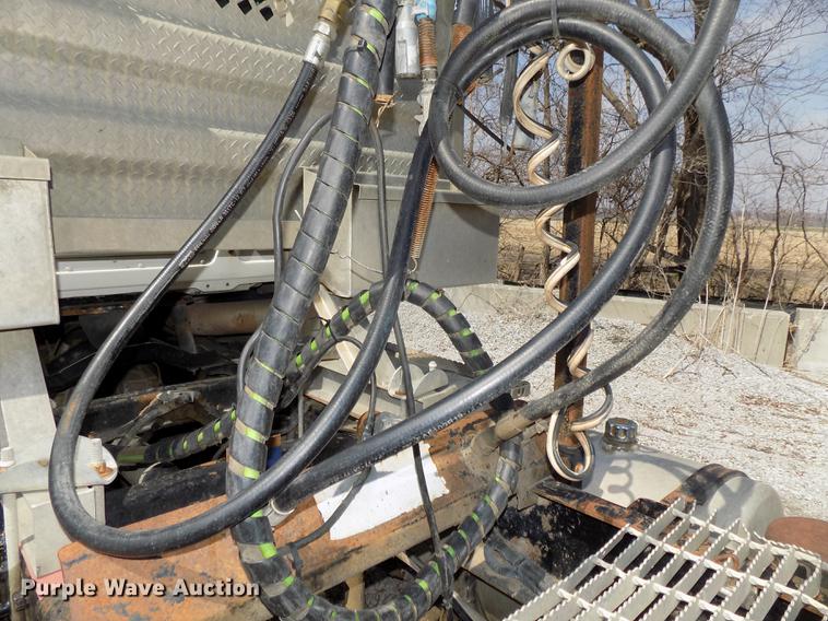 image for item DE7649 1999 Mack CH613 semi truck