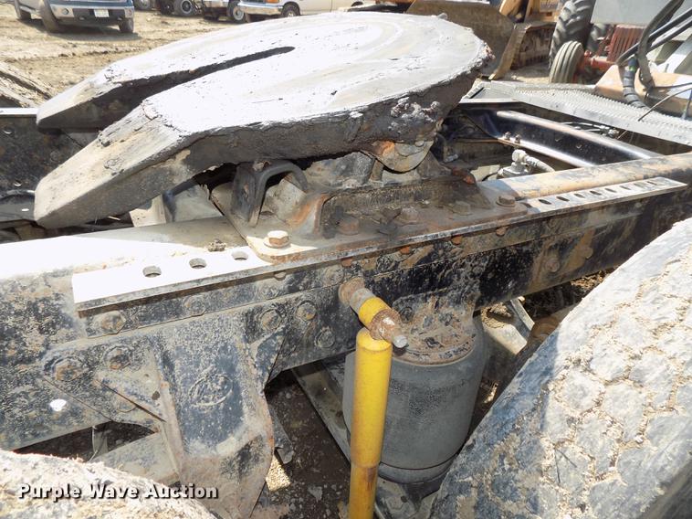 image for item DE7649 1999 Mack CH613 semi truck