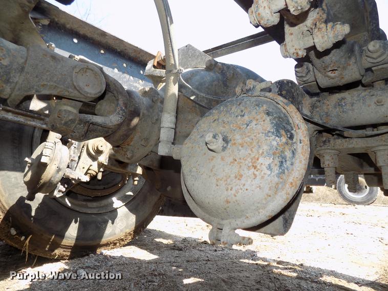 image for item DE7649 1999 Mack CH613 semi truck