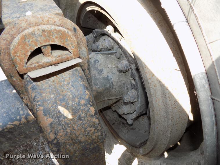 image for item DE7649 1999 Mack CH613 semi truck