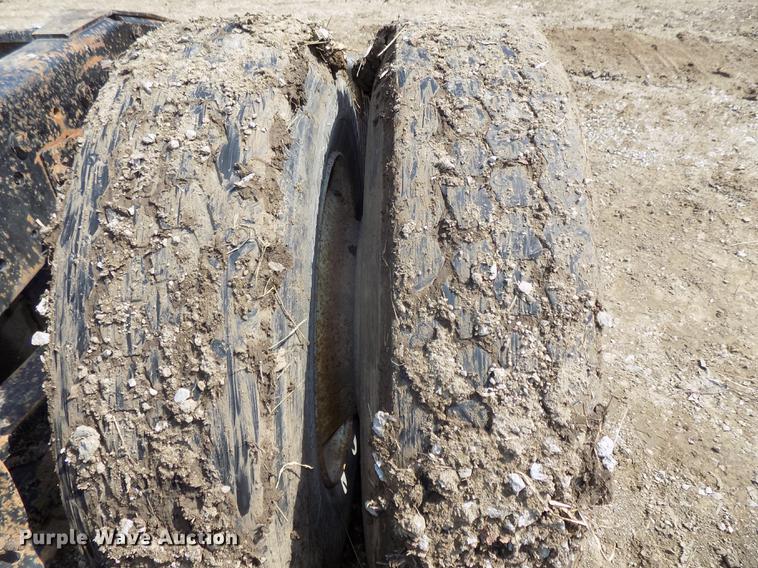 image for item DE7649 1999 Mack CH613 semi truck