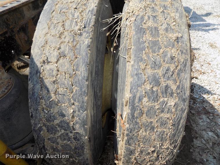 image for item DE7649 1999 Mack CH613 semi truck