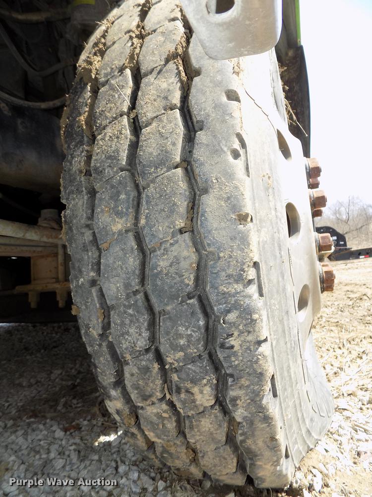 image for item DE7649 1999 Mack CH613 semi truck