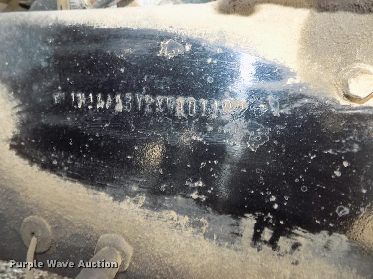 image for item DE7649 1999 Mack CH613 semi truck