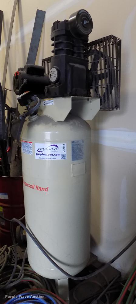 image for item DE7652 Ingersoll Rand air compressor and Pacific generator