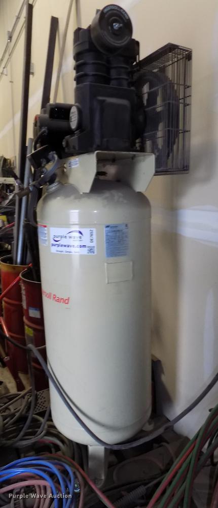 image for item DE7652 Ingersoll Rand air compressor and Pacific generator