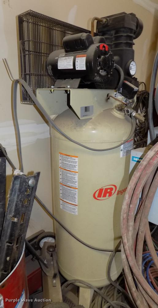 image for item DE7652 Ingersoll Rand air compressor and Pacific generator
