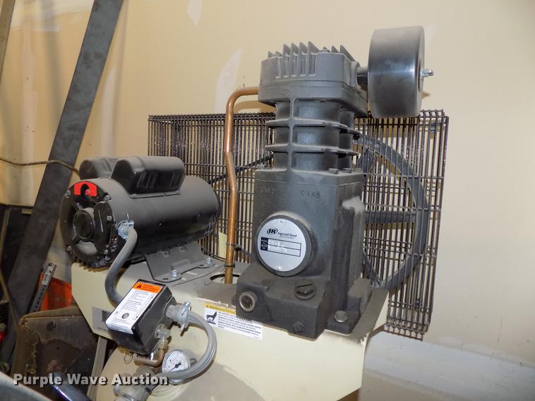 image for item DE7652 Ingersoll Rand air compressor and Pacific generator