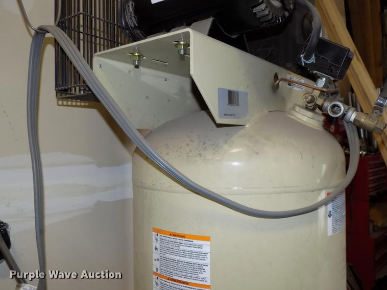 image for item DE7652 Ingersoll Rand air compressor and Pacific generator