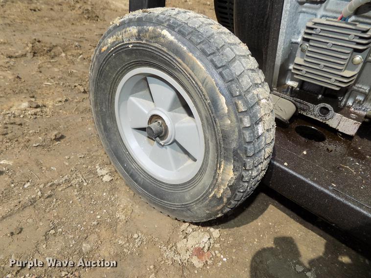 image for item DE7652 Ingersoll Rand air compressor and Pacific generator