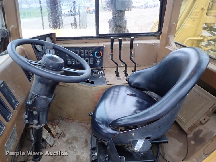 image for item DF1001 1996 Caterpillar 615C Series II elevating scraper