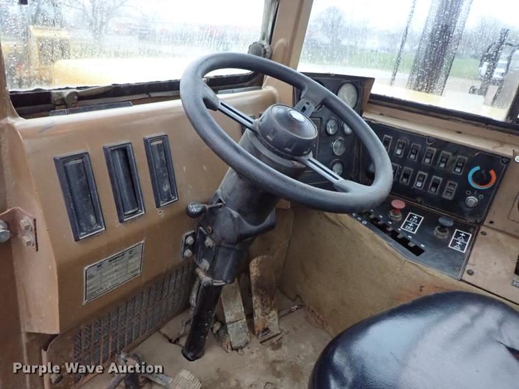 image for item DF1001 1996 Caterpillar 615C Series II elevating scraper