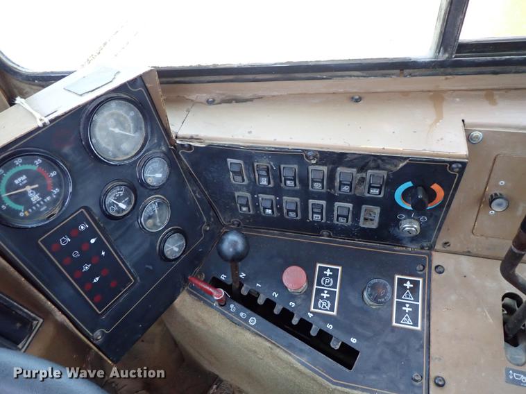 image for item DF1001 1996 Caterpillar 615C Series II elevating scraper