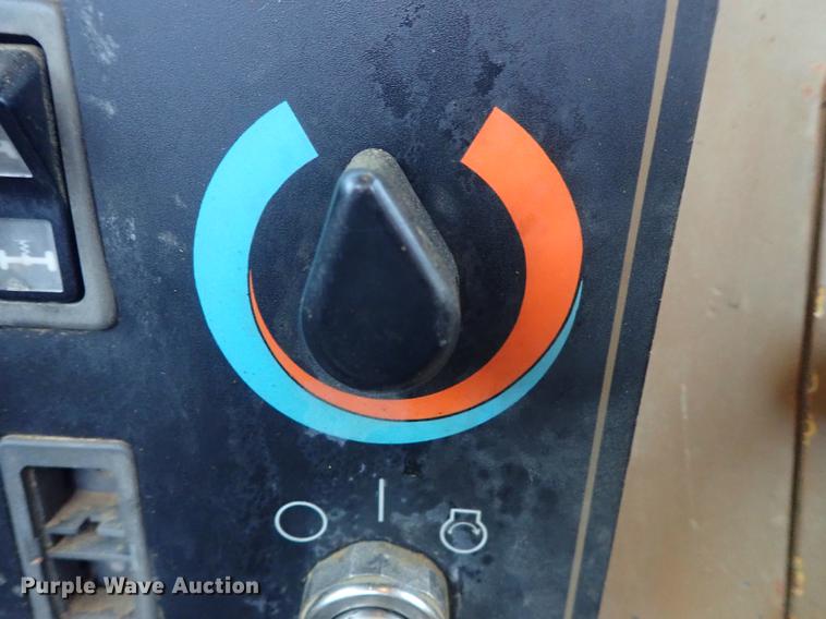 image for item DF1001 1996 Caterpillar 615C Series II elevating scraper