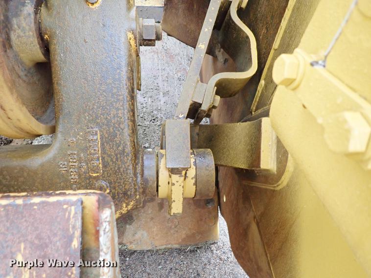 image for item DF1001 1996 Caterpillar 615C Series II elevating scraper