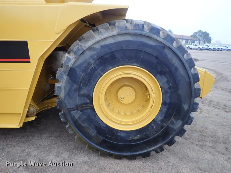 image for item DF1001 1996 Caterpillar 615C Series II elevating scraper