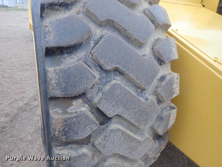 image for item DF1001 1996 Caterpillar 615C Series II elevating scraper