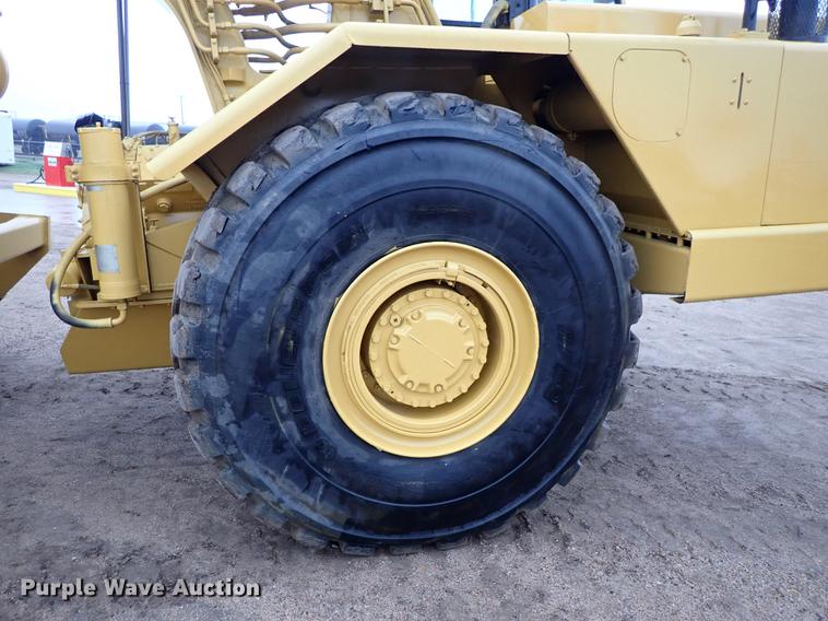 image for item DF1001 1996 Caterpillar 615C Series II elevating scraper