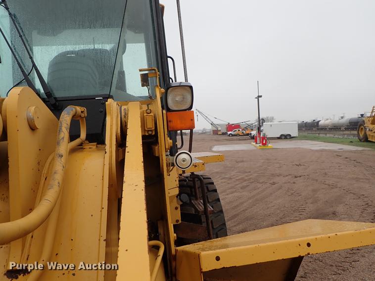 image for item DF1002 1998 Caterpillar 938G wheel loader