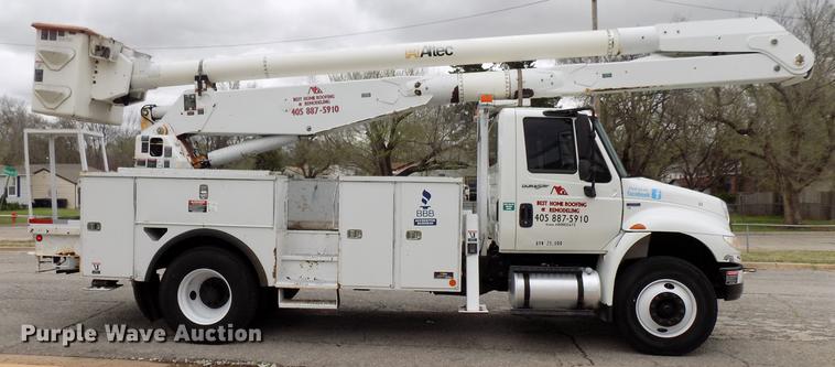 image for item DF4412 2009 International DuraStar 4300 bucket truck