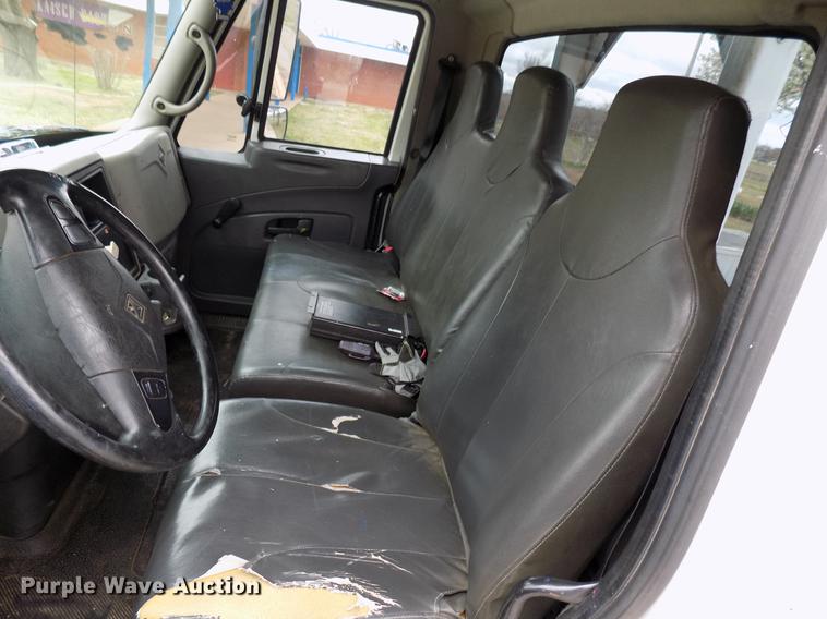 image for item DF4412 2009 International DuraStar 4300 bucket truck