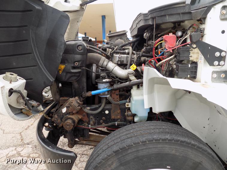 image for item DF4412 2009 International DuraStar 4300 bucket truck