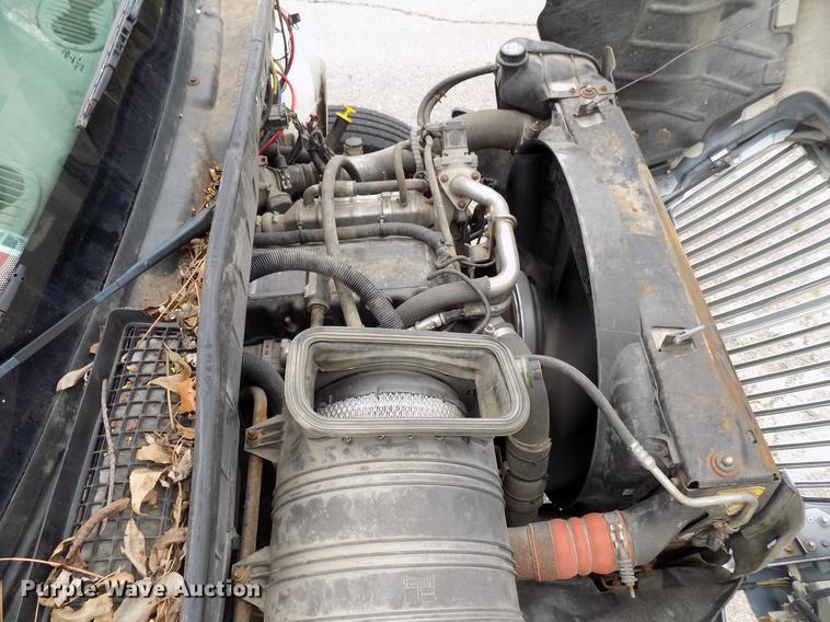 image for item DF4412 2009 International DuraStar 4300 bucket truck