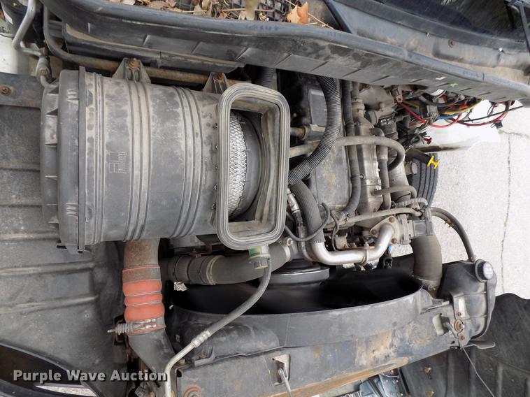 image for item DF4412 2009 International DuraStar 4300 bucket truck