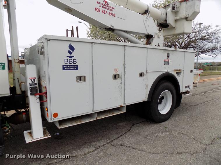 image for item DF4412 2009 International DuraStar 4300 bucket truck