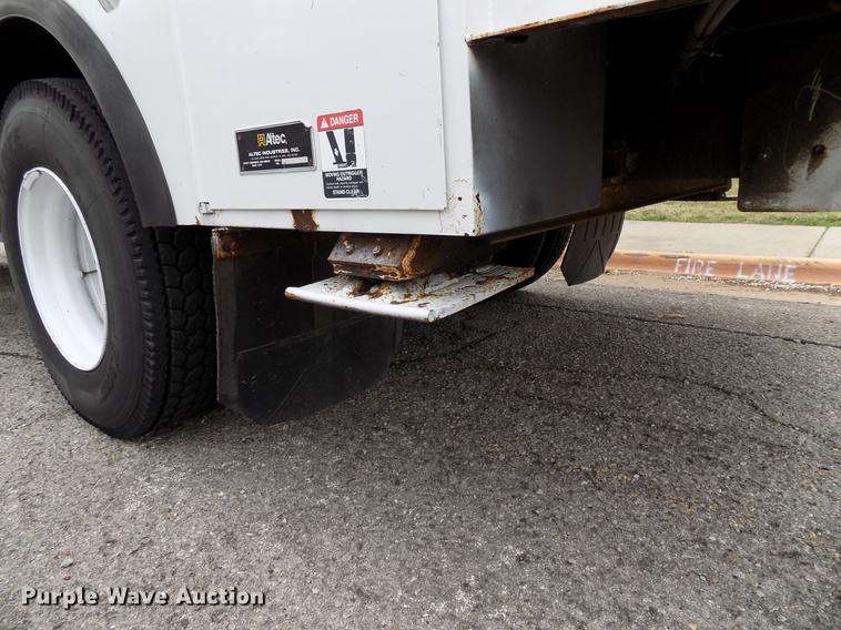 image for item DF4412 2009 International DuraStar 4300 bucket truck