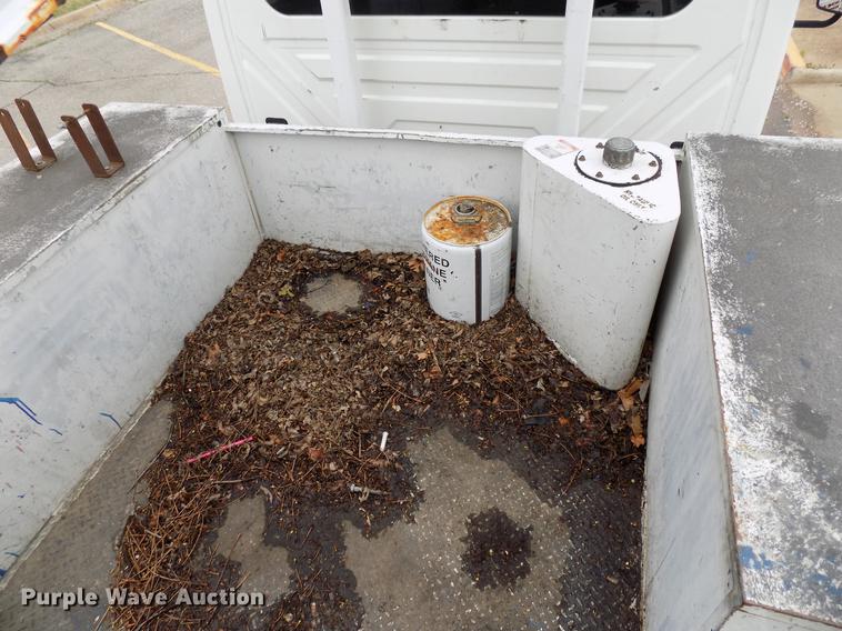 image for item DF4412 2009 International DuraStar 4300 bucket truck