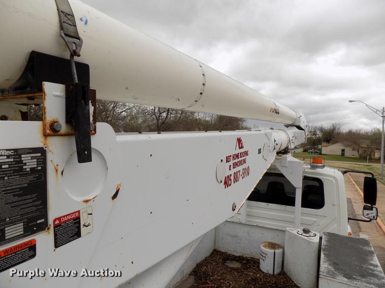 image for item DF4412 2009 International DuraStar 4300 bucket truck