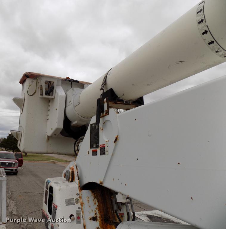 image for item DF4412 2009 International DuraStar 4300 bucket truck