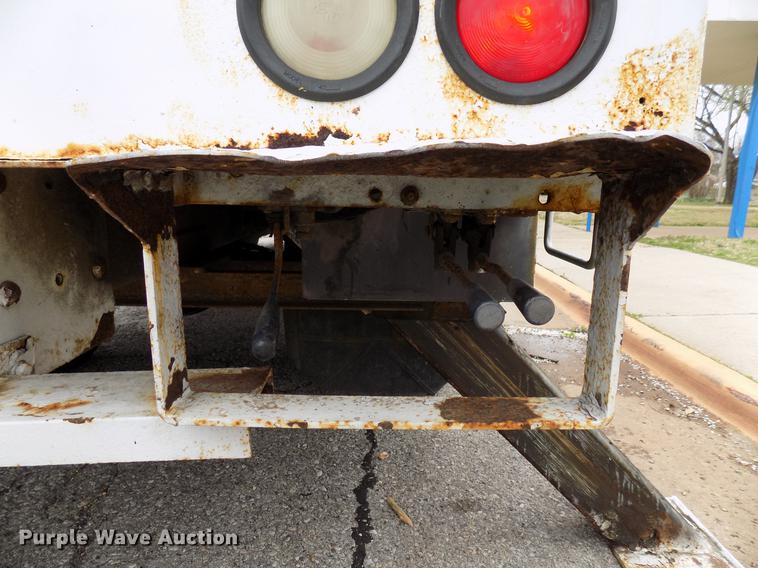 image for item DF4412 2009 International DuraStar 4300 bucket truck